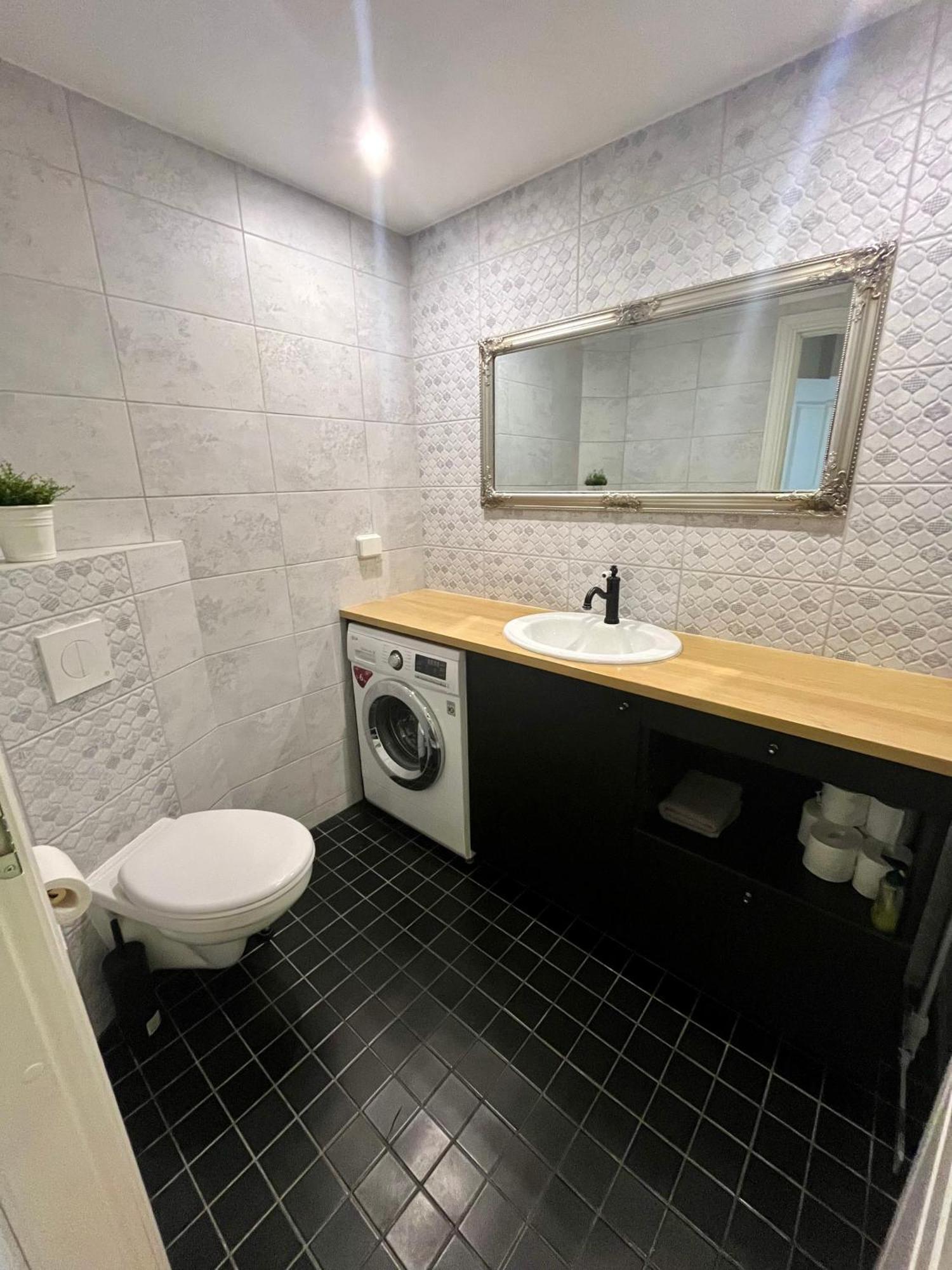 Old Town Apartment - Self Check In Выру Экстерьер фото